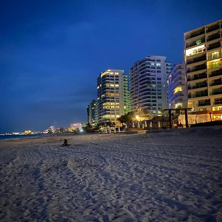 Studio oceanfront prime location Cancún Esterno foto